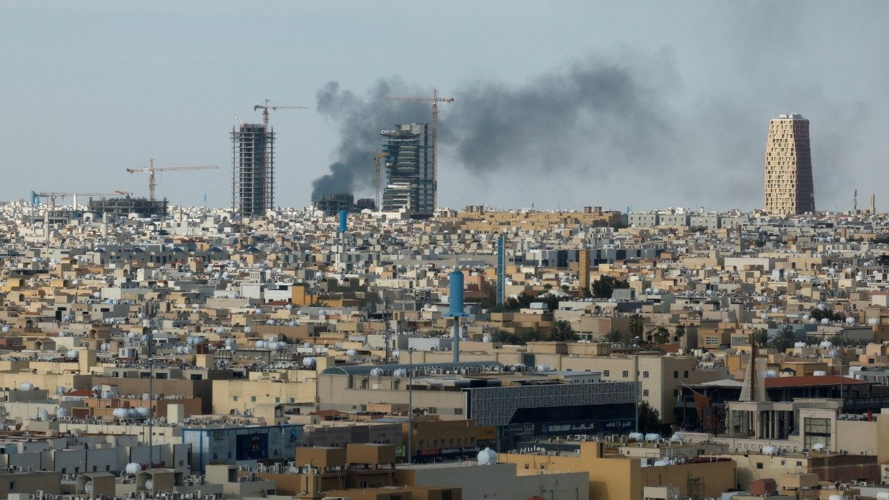 ซาอุดีอาระเบียพบผู้เสียชีวิตครั้งแรกจากมิสไซล์ตกในย่านที่พักอาศัย