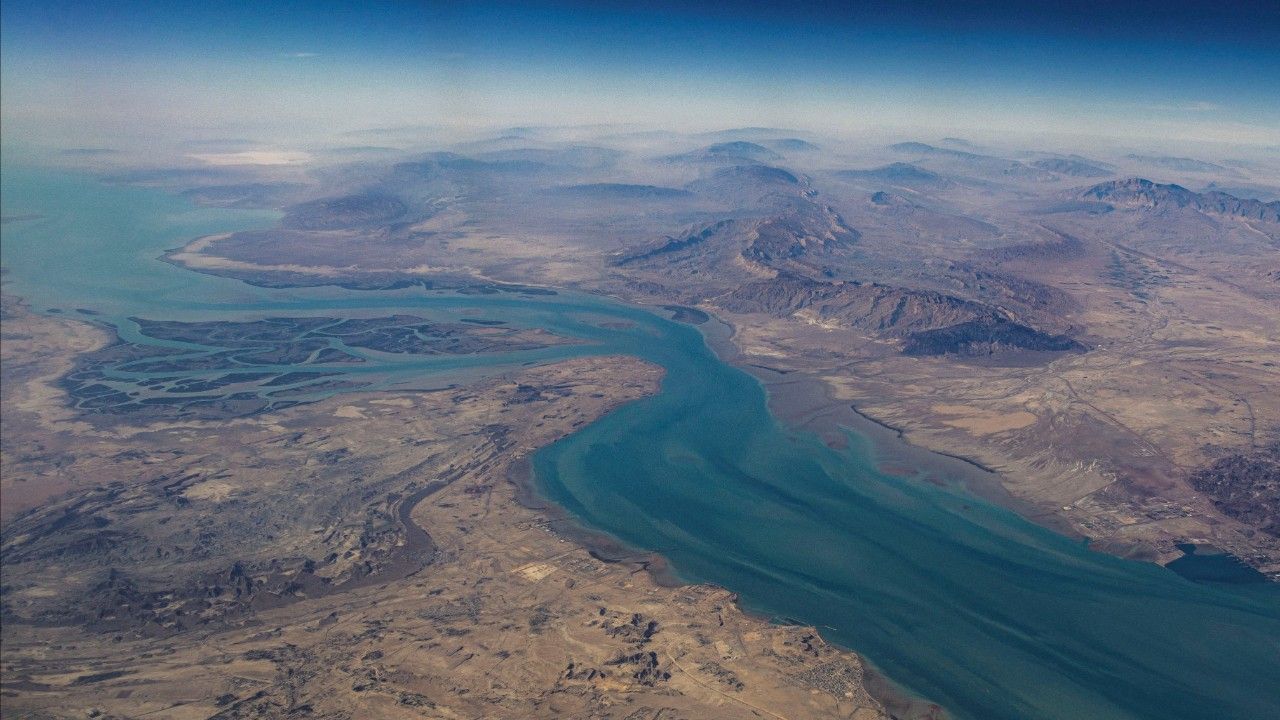 เรือลากจูง UAE ระเบิดก่อนจมในช่องแคบฮอร์มุซ ลูกเรือหาย 3 คน