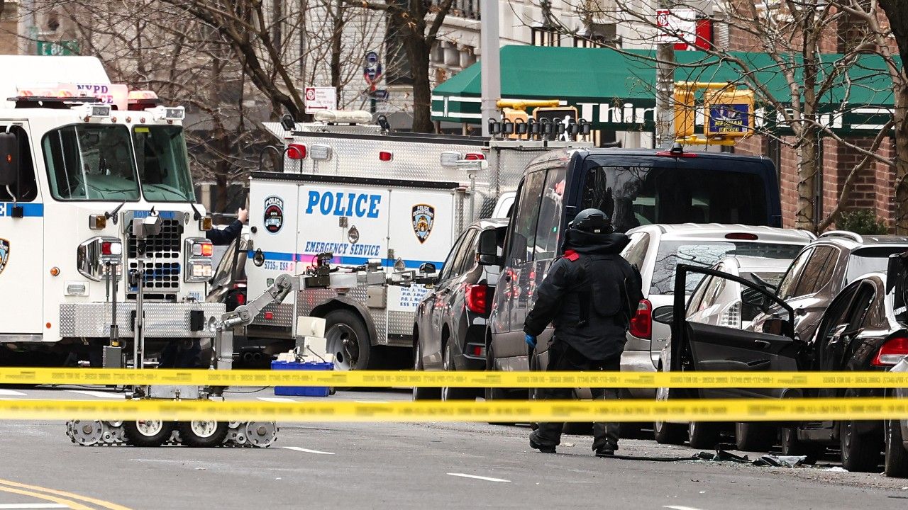 เกิดเหตุวัตถุต้องสงสัยในนิวยอร์กและอพยพผู้โดยสารที่สนามบินแคนซัสซิตี