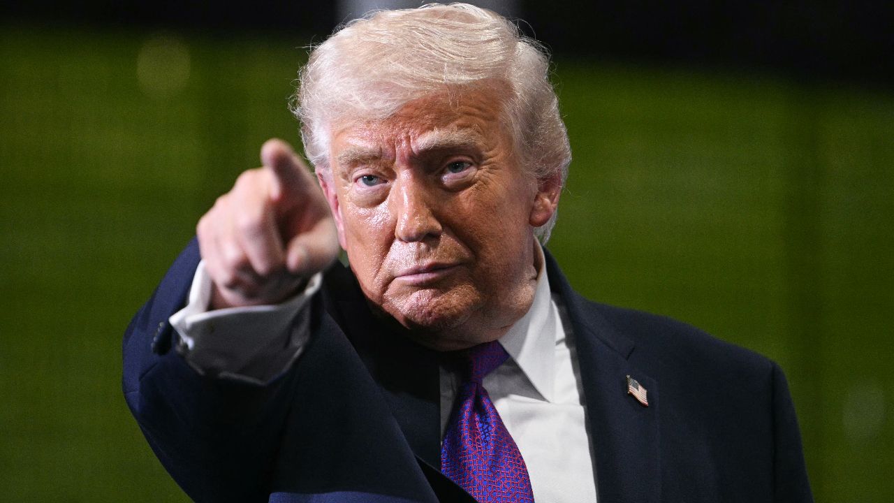 ทรัมป์สั่งเรือบรรทุกน้ำมันฝ่าช่องแคบฮอร์มุซ แม้เสี่ยงโจมตี