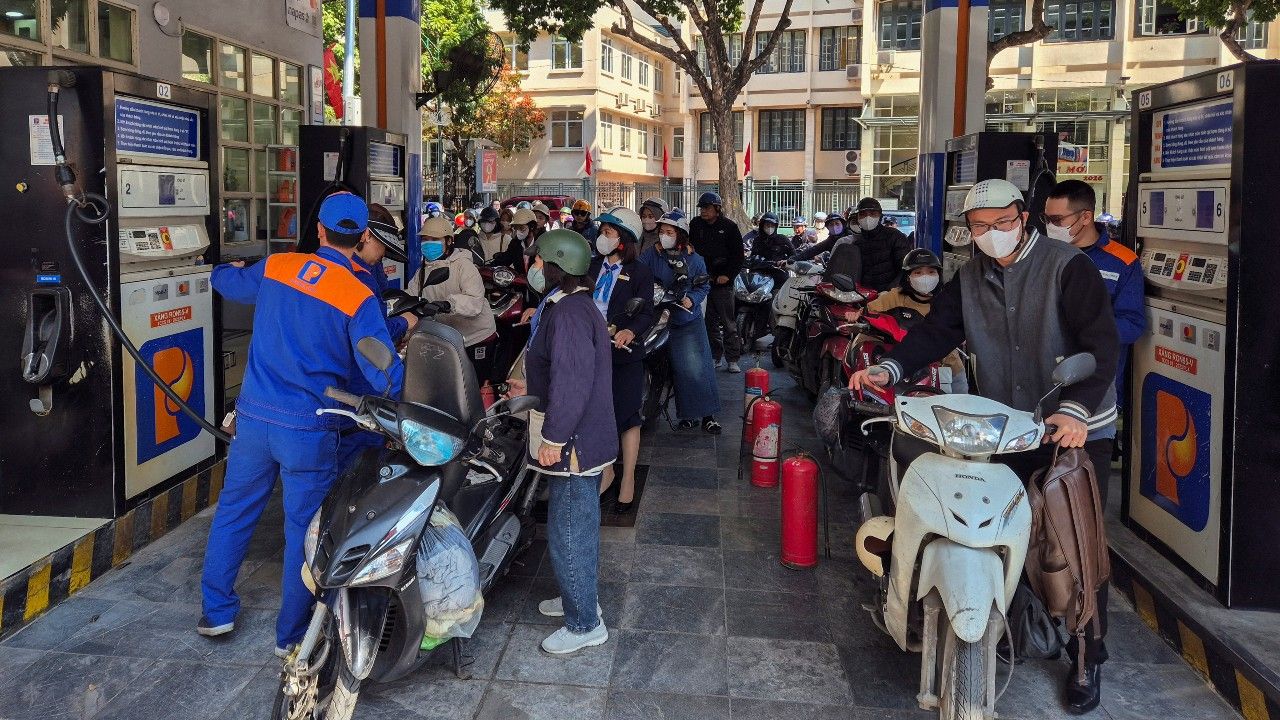 เวียดนามขอประชาชนทำงานที่บ้านเพื่อลดการใช้เชื้อเพลิง