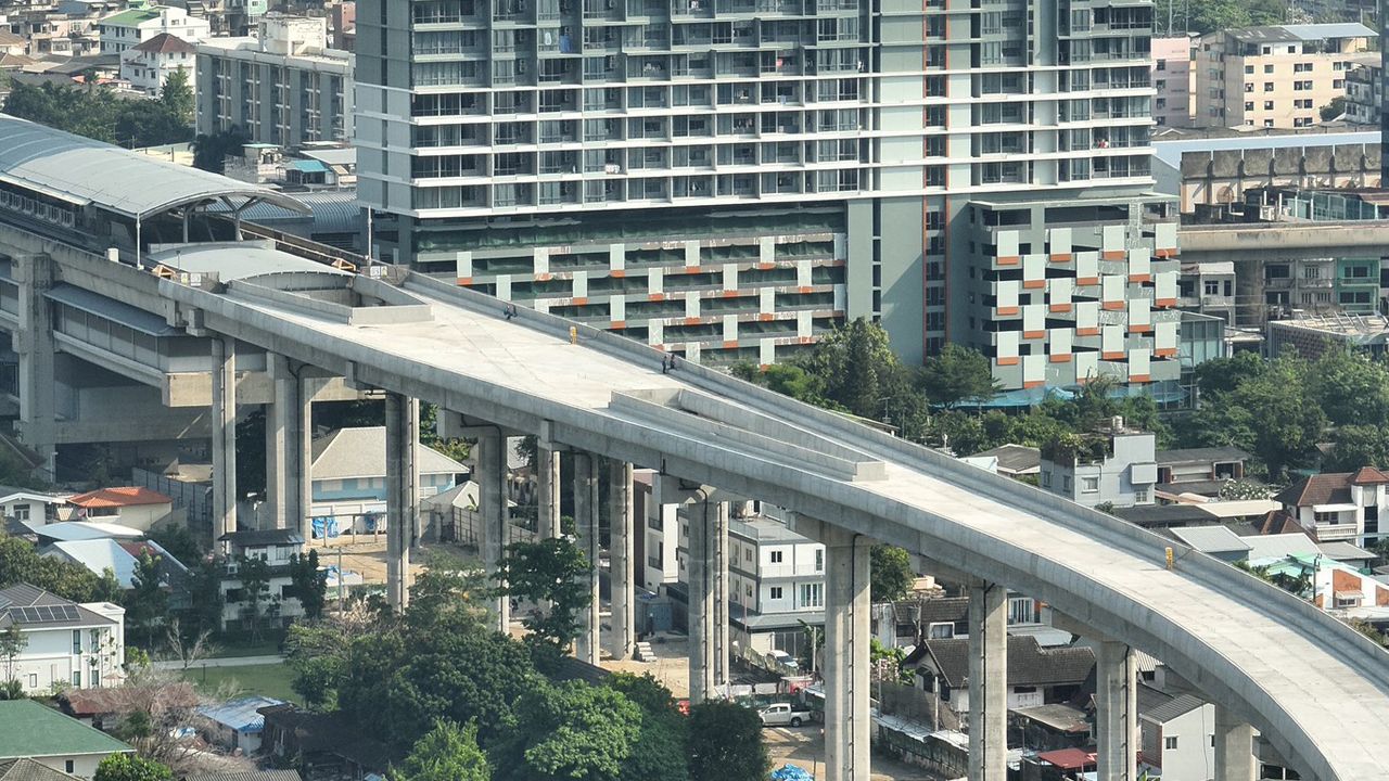 คนกรุงฯ เตรียมรับข่าวดี รถไฟฟ้าสายสีม่วงใต้-สีส้มตะวันตก คืบหน้าใกล้เปิดบริการปี 2573