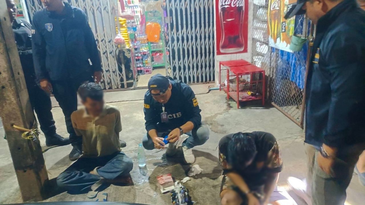 ตำรวจไซเบอร์จับ 2 หนุ่มระยองขายยาบ้า-ยาไอซ์ พบมีประวัติถูกจำคุก 8 ครั้ง