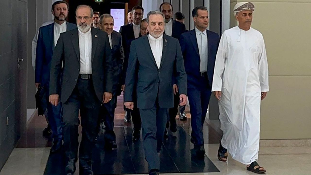 สหรัฐฯ-อิหร่าน เริ่มเจรจาระดับสูงที่โอมาน หวังคลี่คลายปัญหานิวเคลียร์