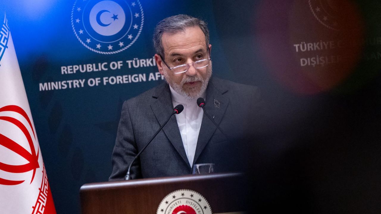 อิหร่านขู่ว่าจะโจมตีฐานทัพสหรัฐฯ หากถูกโจมตี