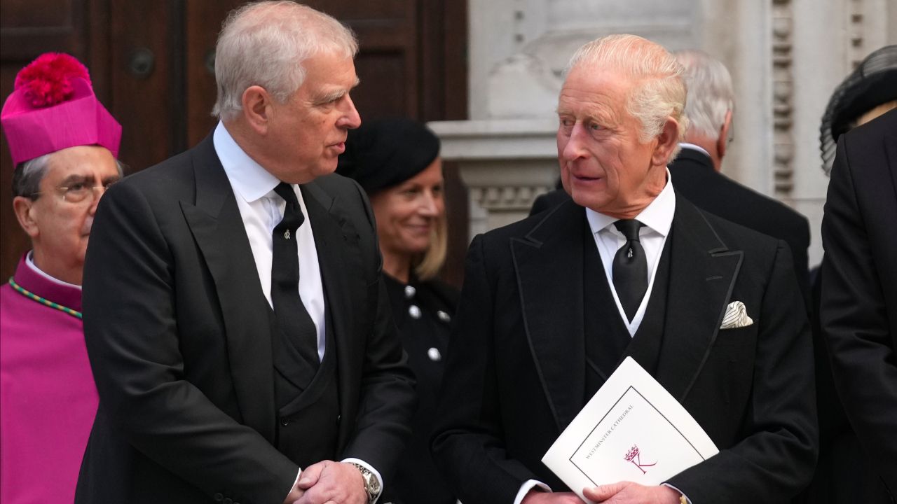 คิงชาร์ลส์ยืนยัน กฎหมายต้องดำเนินการตามขั้นตอน หลังพระอนุชาถูกจับกุม