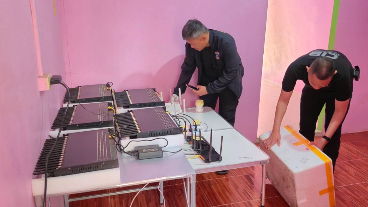 ตำรวจทลายฐานซิมบ็อกซ์กลางชุมชนวังน้ำเย็น เชื่อมโยงอาชญากรรมทางเทคโนโลยี