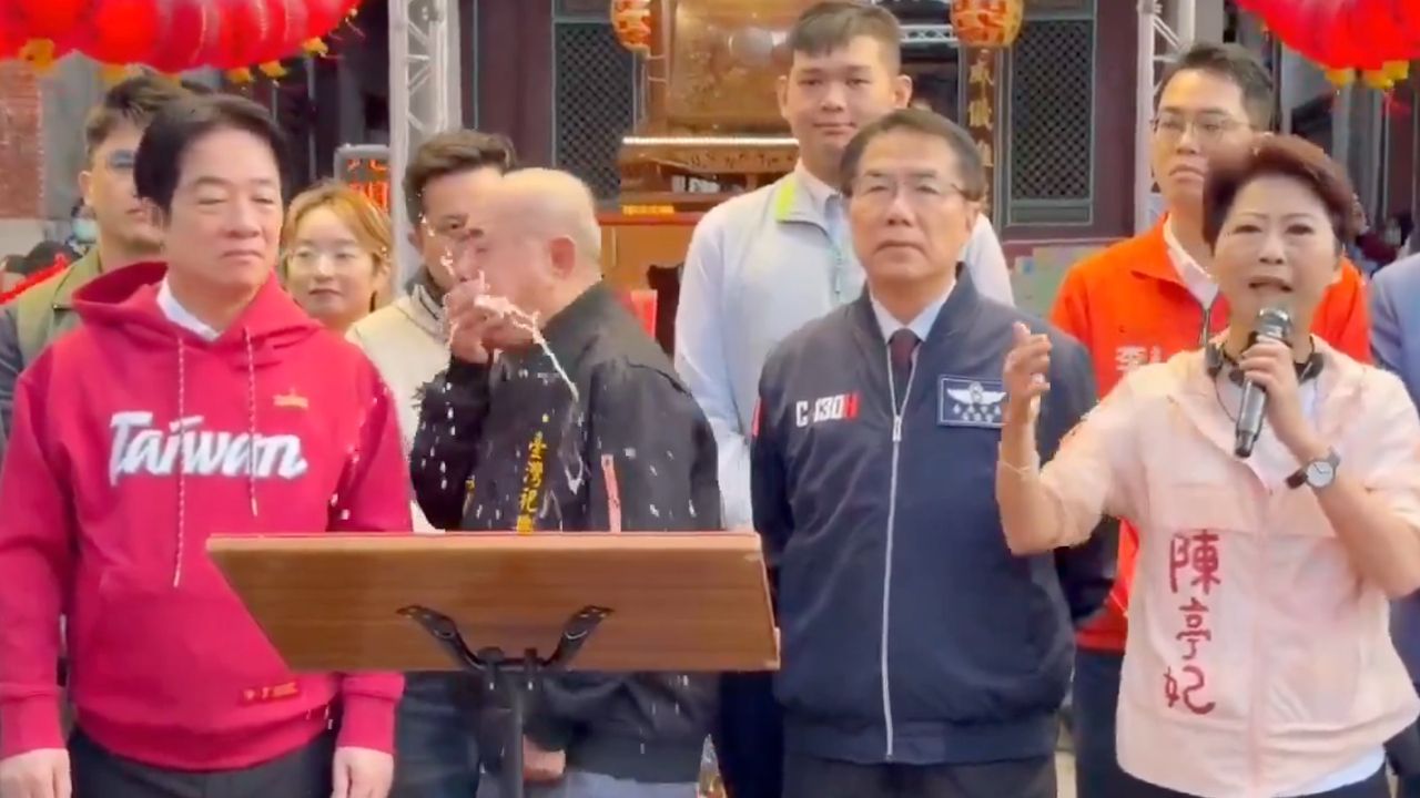 ประธานาธิบดีไต้หวันประสบเหตุไม่คาดคิดระหว่างแจกอั่งเปา