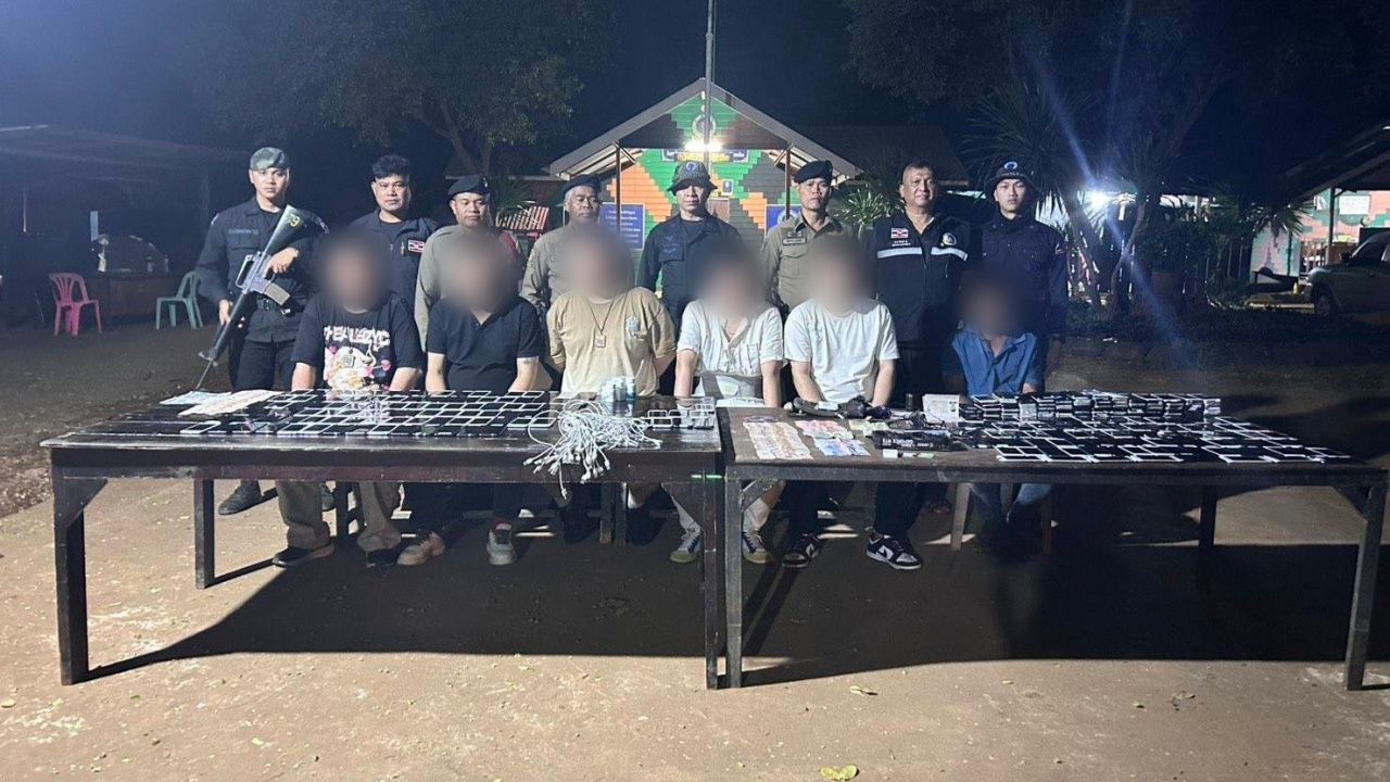 กองทัพเรือจับกลุ่มอาชญากรรมไซเบอร์ข้ามชาติ ลักลอบเข้าเมืองพร้อมมือถือ 270 เครื่อง