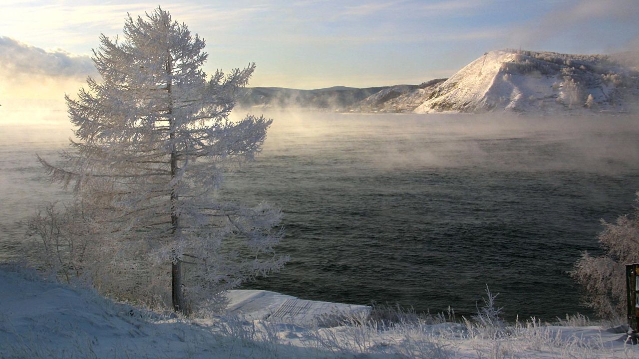 รัสเซียกู้ร่างนักท่องเที่ยวจีน 8 ศพ จากมินิบัสจมทะเลสาบไบคาล