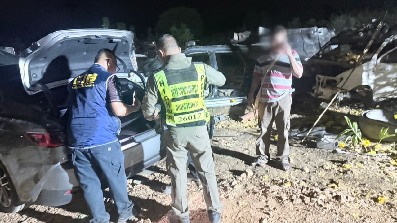 จับอดีตตำรวจพร้อมรถคัมรี่ป้ายแดงปลอม อ้างไม่รู้ขโมย