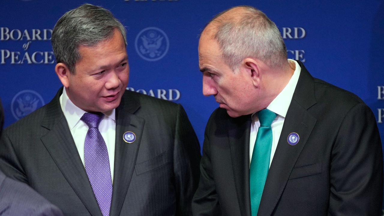 ฮุน มาเนต ฟ้องฟอกซ์นิวส์ ปมทหารไทยยึดพื้นที่ทับซ้อน ส่งผลชาวกัมพูชาพลัดถิ่นกว่า 80,000 คน