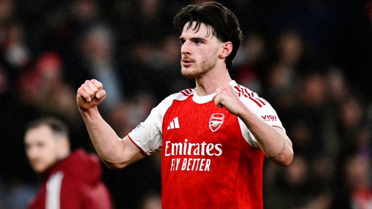 แมนฯ ยูไนเต็ด คว้าชัยเหนือลิเวอร์พูล 2-1 ในเกมดาร์บี้แห่งศึกพรีเมียร์ลีก