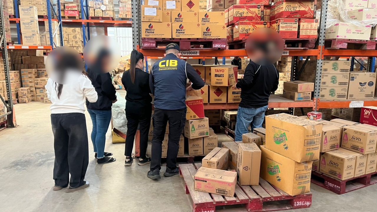 ตำรวจปอศ.บุกค้นกวาดล้างสินค้าปลอม 12 จังหวัด ยึดของกลางกว่า 10,000 ชิ้น