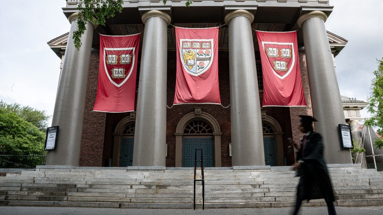 ทรัมป์เรียกร้องค่าเสียหาย 1,000 ล้านดอลลาร์จากฮาร์วาร์ด