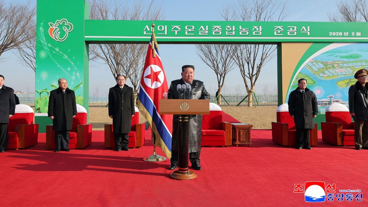 คิม จองอึน เปิดฟาร์มเรือนกระจกใหญ่ในซินอุยจูก่อนประชุมพรรคแรงงาน