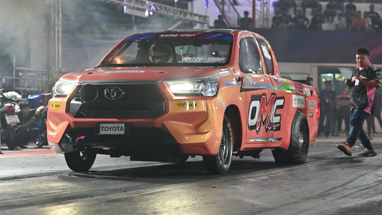 Toyota ประกาศความสำเร็จ Hilux REVO Racing Mania เสริมฐานคอมมูนิตี้ Drag Racing