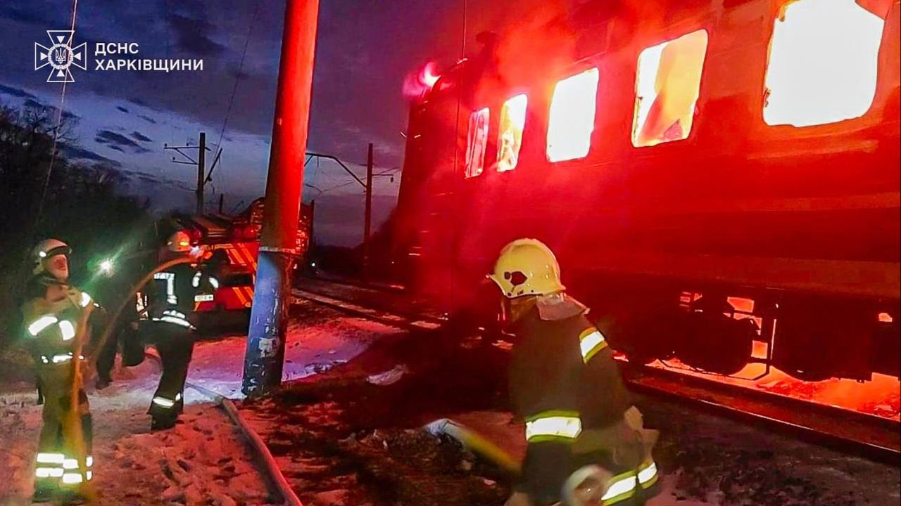 เซเลนสกีประณามรัสเซียโจมตีรถไฟโดยสาร ดับ 5 ราย