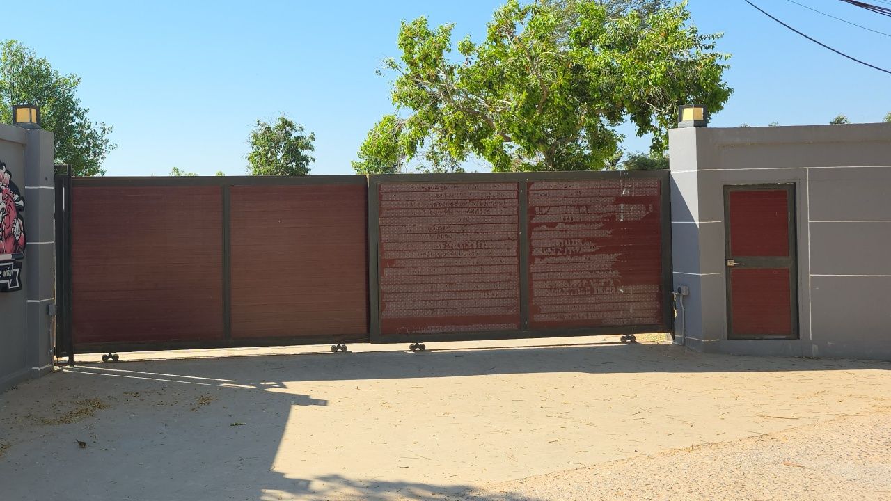 ฟาร์ม สจ.เนย์ ปิดเงียบ หลังพบลากิจไปต่างประเทศ