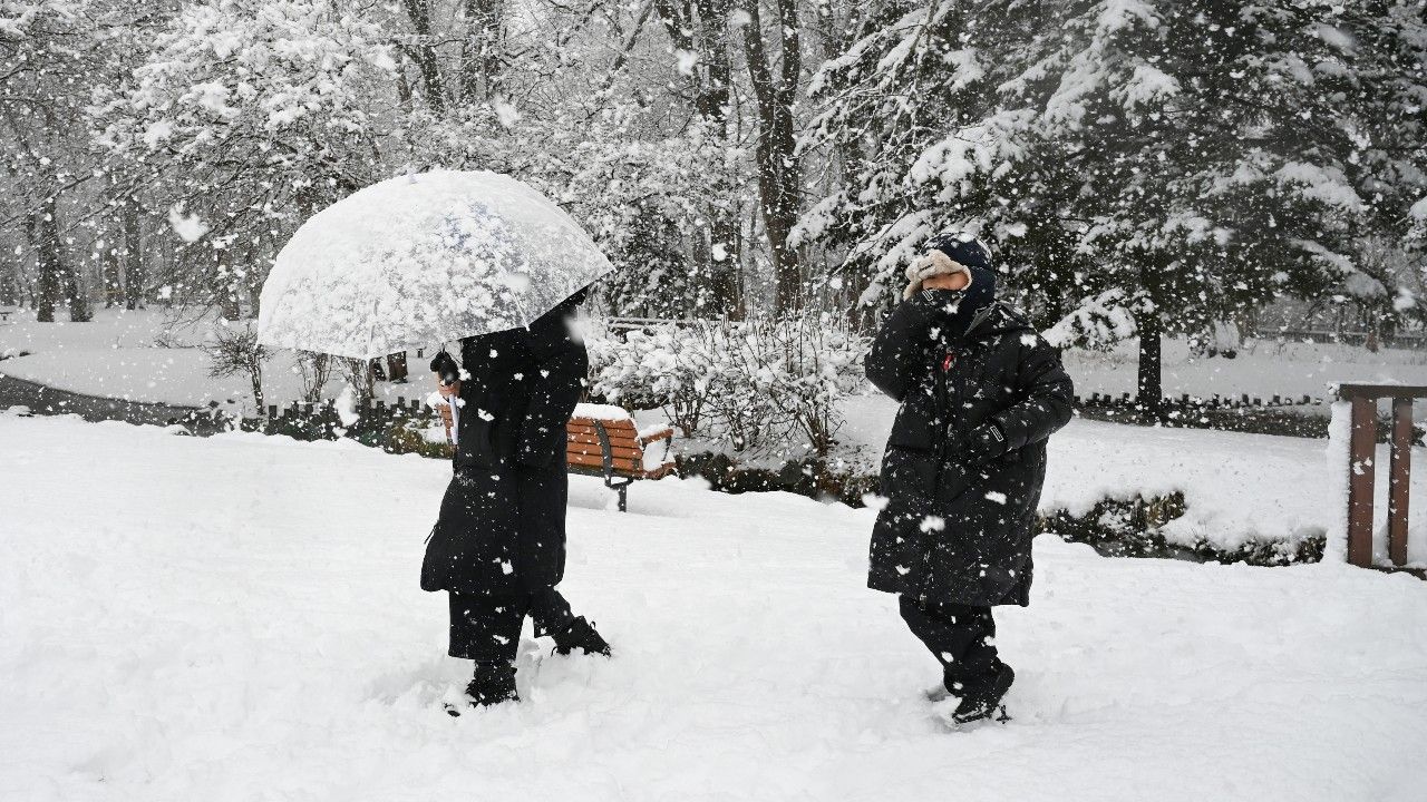 ญี่ปุ่นประสบภัยพายุหิมะรุนแรง เสียชีวิตอย่างน้อย 10 รายใน 7 วัน