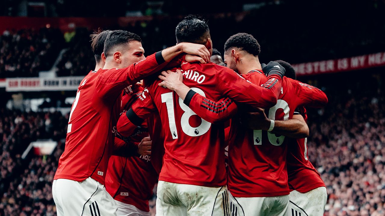 แมนฯ ยูไนเต็ด คว้าชัยเหนือลิเวอร์พูล 2-1 ในเกมดาร์บี้แห่งศตวรรษ