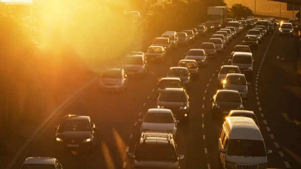 วิธีดูแลน้ำมันเกียร์และระบบระบายความร้อนในรถช่วงรถติด