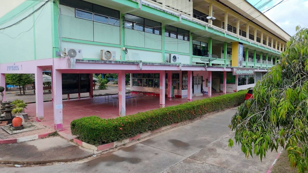 นักเรียนโดดจากชั้น 2 บาดเจ็บ หนีคนร้ายบุกยิงใน รร. ที่สงขลา