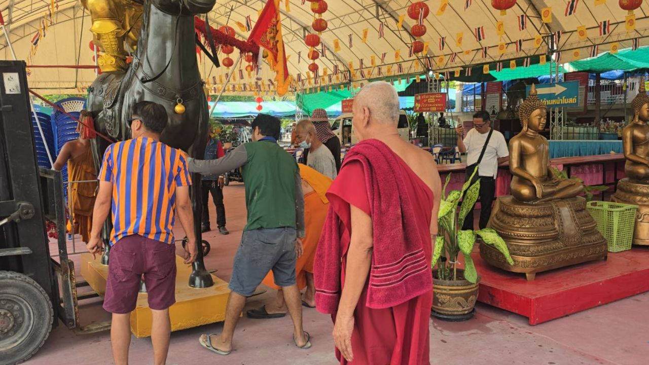 วัดสว่างอารมณ์จัดงานปิดทองลูกนิมิต 9 วัด 99 ลูก ชาวบ้านกระซิบเลขเด็ดเสี่ยงโชค