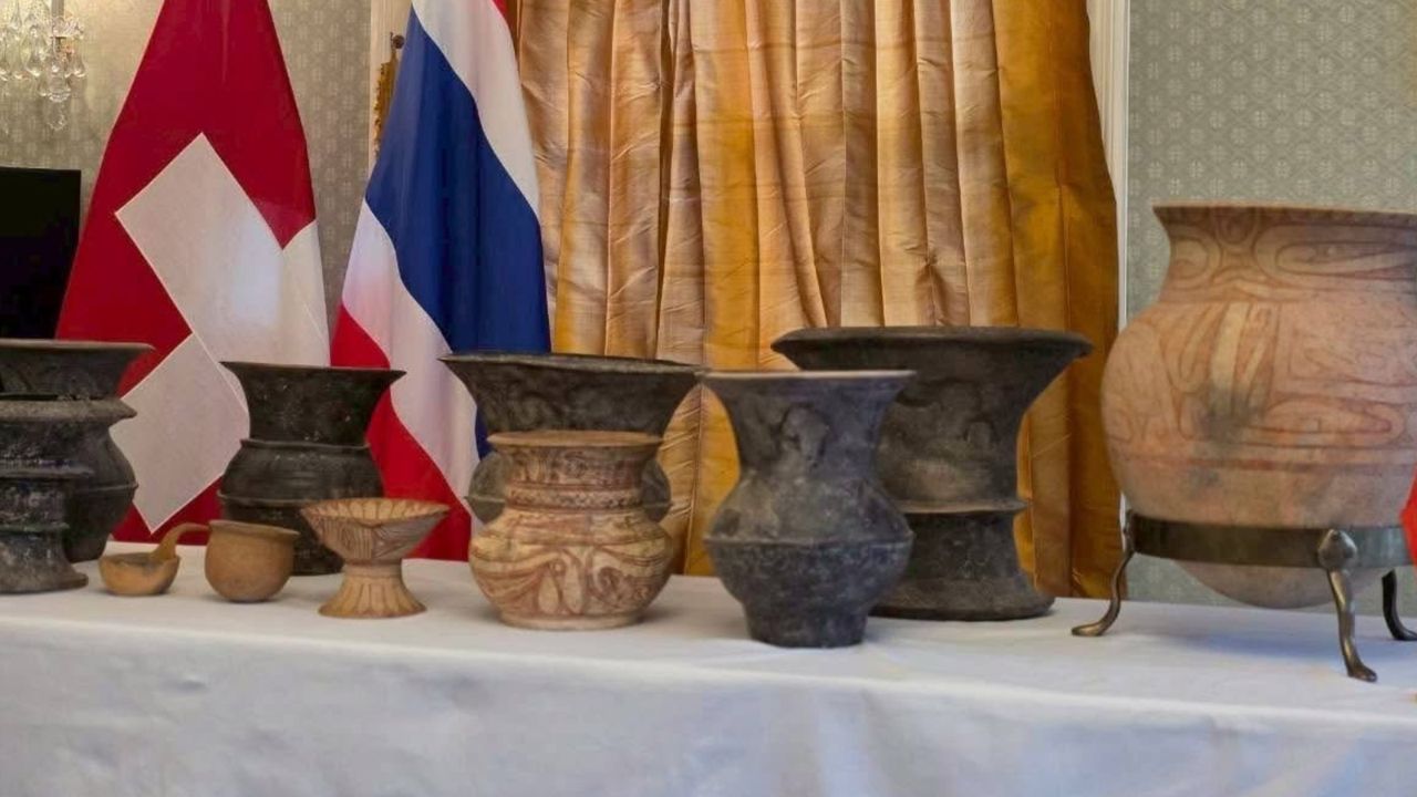 พิธีส่งคืนโบราณวัตถุ 11 ชิ้นจากสวิตเซอร์แลนด์กลับไทย