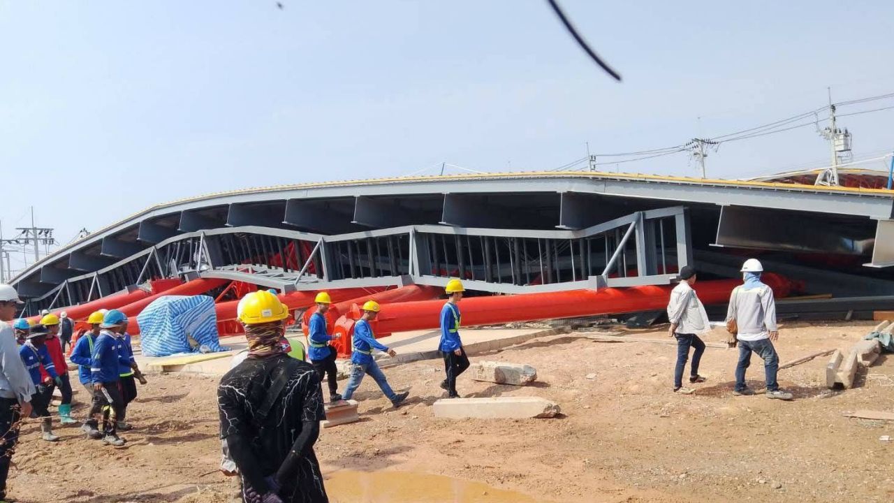 โครงหลังคาอาคารโดมขนาดใหญ่ยุบตัวที่สมุทรปราการ ส่งผลให้มีผู้บาดเจ็บ 4 ราย