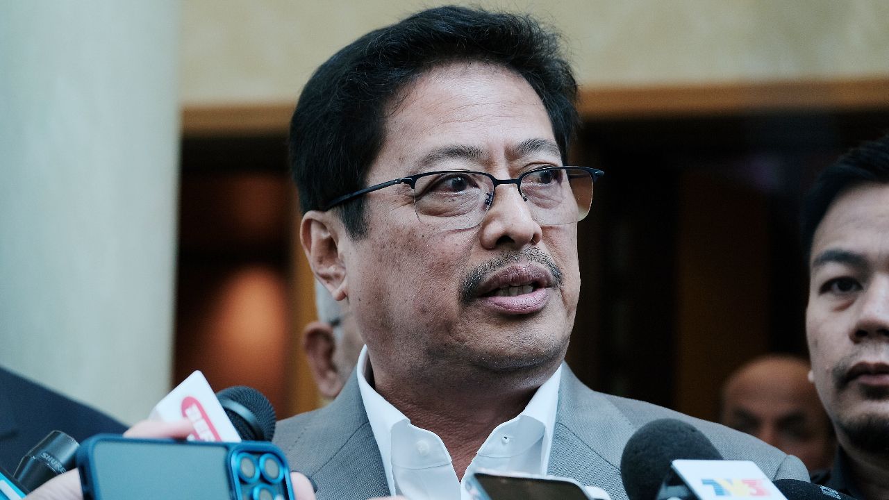 มาเลเซียตั้งคณะกรรมการสอบประธาน ป.ป.ช. ปมถือหุ้นบริษัทเอกชน