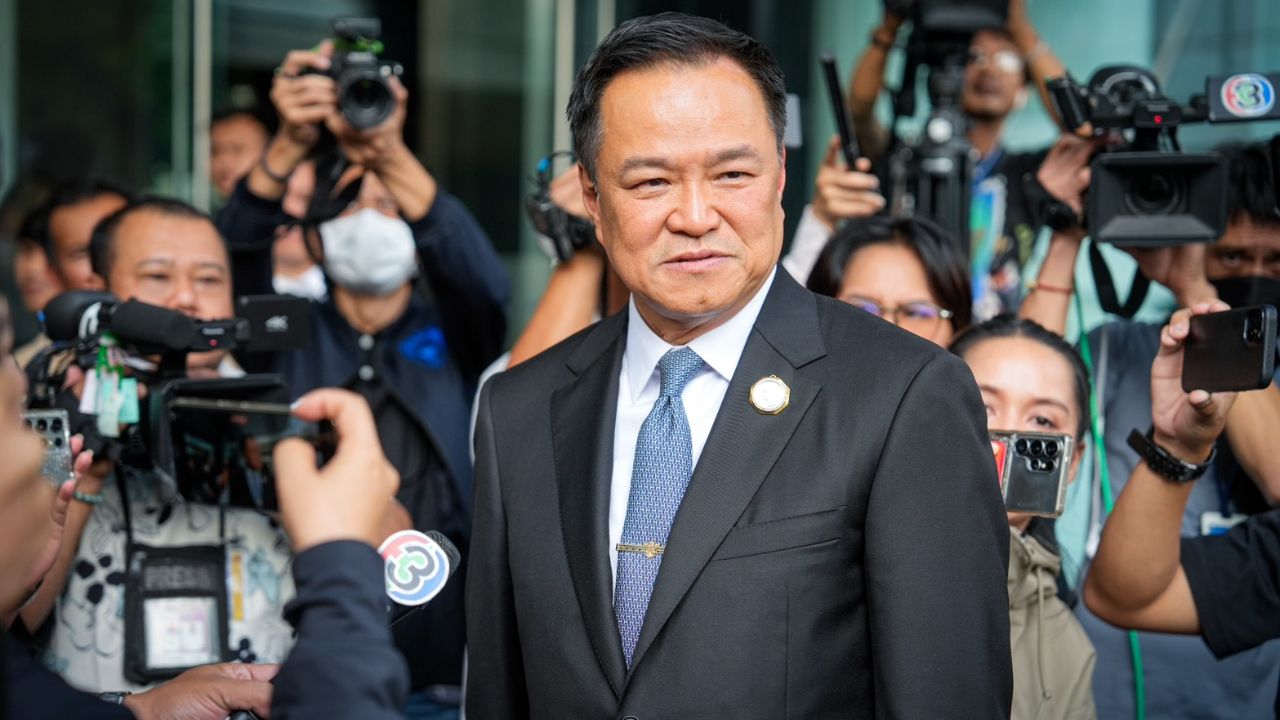 นายกฯ เปิดงานแผ่นดินสมเด็จพระนารายณ์ เชิญชวนสวมชุดไทยย้อนยุค