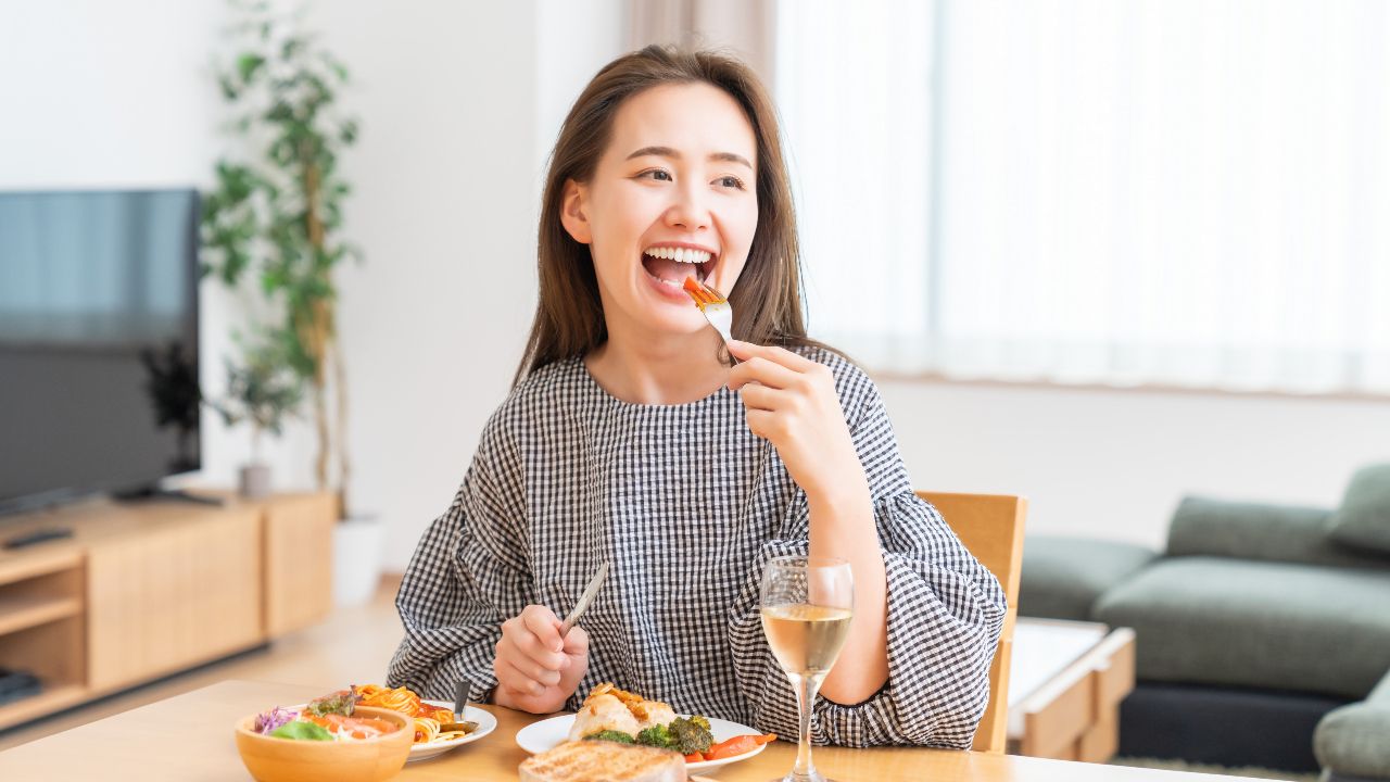 รู้จัก Intuitive Eating กินตามใจปากแต่สุขภาพดี ศาสตร์การฟังเสียงร่างกายที่ยั่งยืน