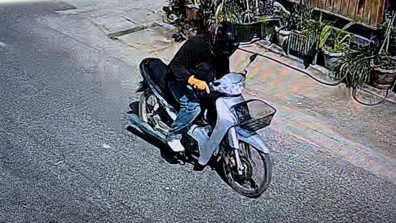 ตั้งรางวัล 100,000 บาท ล่าตัวโจรชิงทองในขอนแก่น