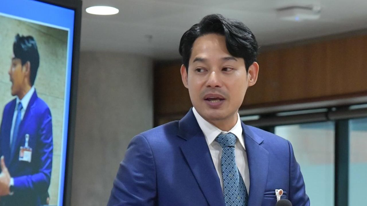 ปชน. ชี้แจงทัวร์สื่อ ‘Spectre C’ พร้อมแสดงเอกสารติดตั้งแอร์ใหม่ 5.1 แสน