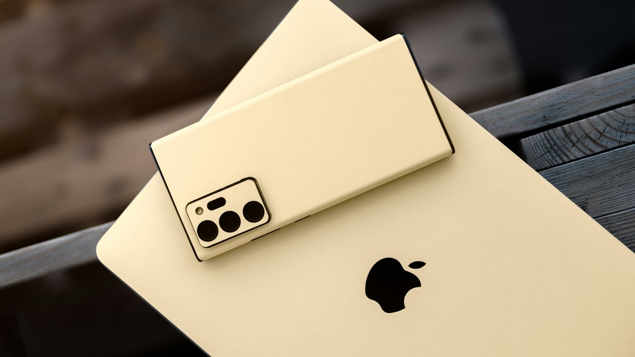 iPhone ครองตลาดโลก 1 ใน 4 แซงคู่แข่ง 7 แบรนด์รวมกันในปี 2025