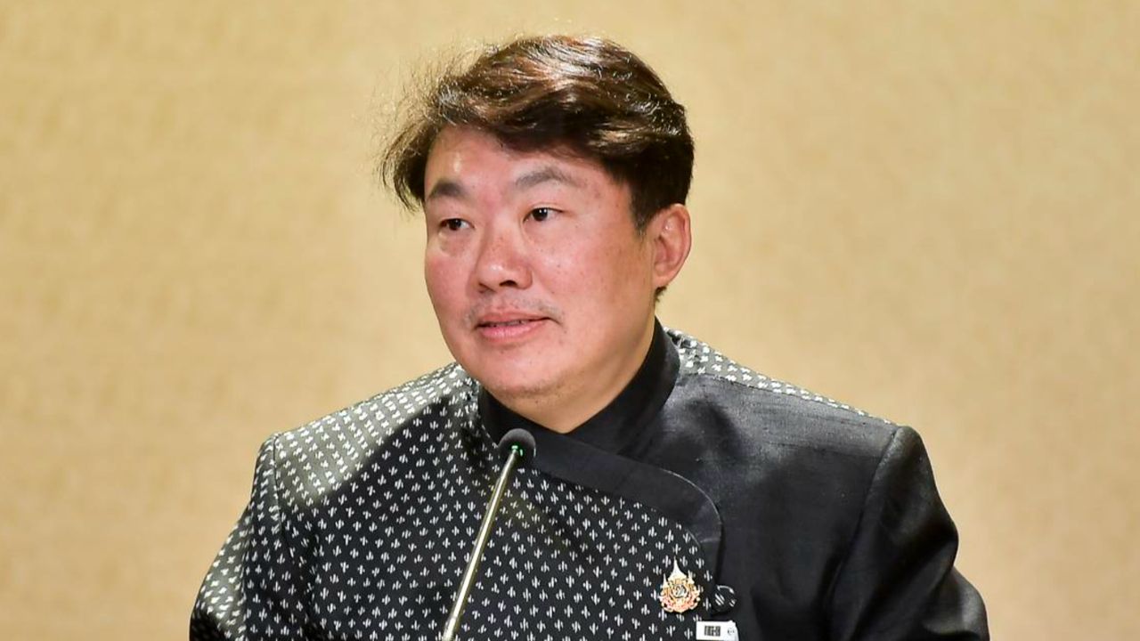 อนุทินเซ็นคำสั่งปลดสิริพงศ์จากโฆษกรัฐบาล หลังเตรียมเป็น สส.ศรีสะเกษ เขต 1