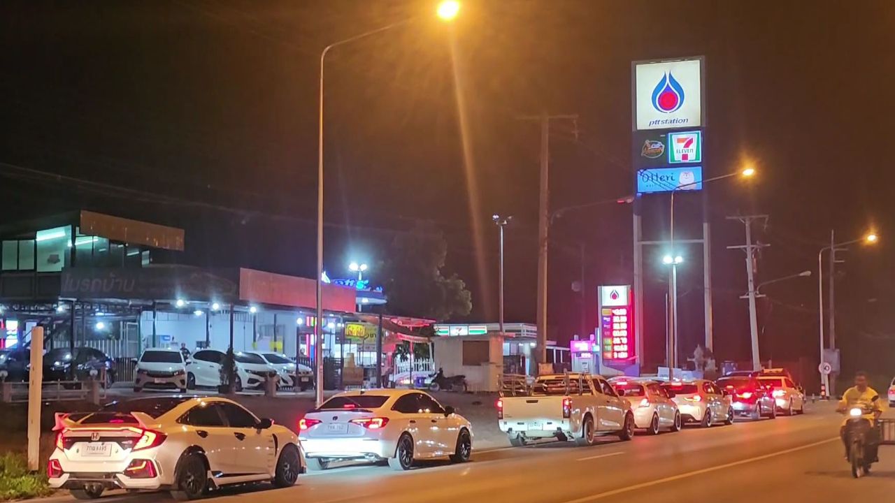 “นายกฯ อนุทิน” สั่งตรึงราคาน้ำมันดีเซล ลิตรละ 29.94 บาท เป็นเวลา 15 วัน