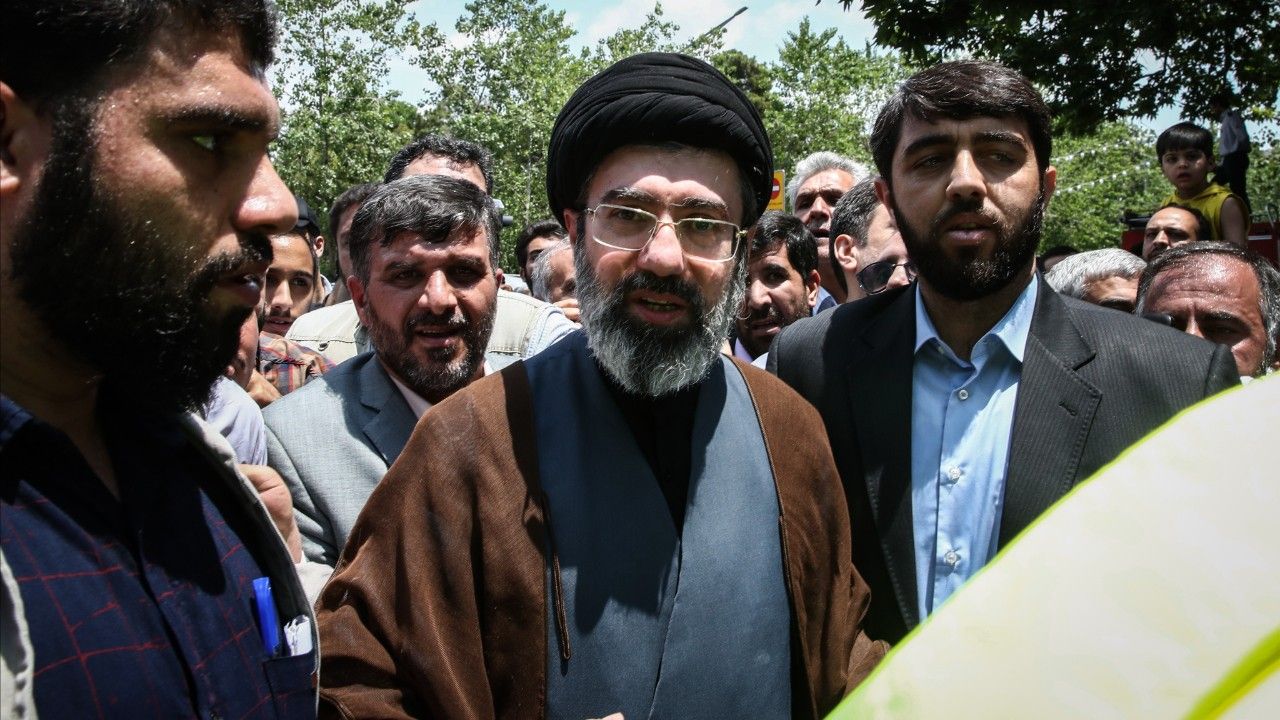 มอจตาบา คาเมเนอี อาจได้รับเลือกเป็นผู้นำสูงสุดคนใหม่ของอิหร่าน