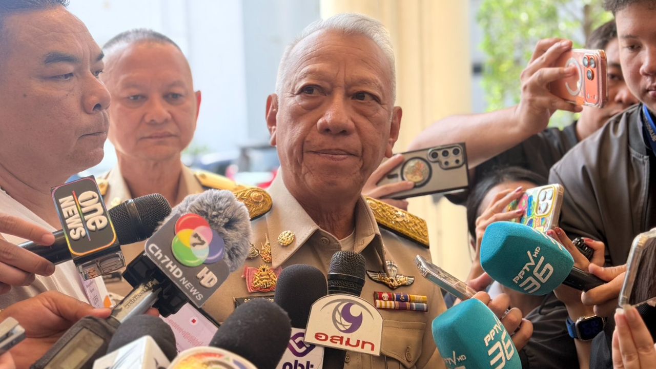 รองนายกฯ พิพัฒน์ ชี้ สายการบินดูแลนักท่องเที่ยวตกค้าง เชื่อการบินไทยไม่กระทบ