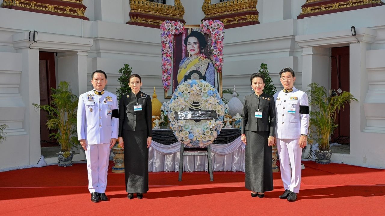ครอบครัวสิริวัฒนภักดี เป็นเจ้าภาพบำเพ็ญพระราชกุศลถวายพระบรมศพ