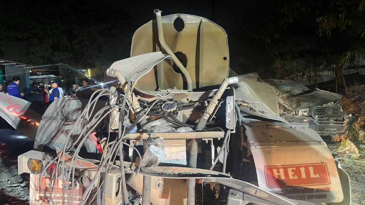 บึมสนั่นชลบุรี ถังรถบรรทุกน้ำมันระเบิด อัดร่างคนงานเดินผ่านดับ 1 ศพ