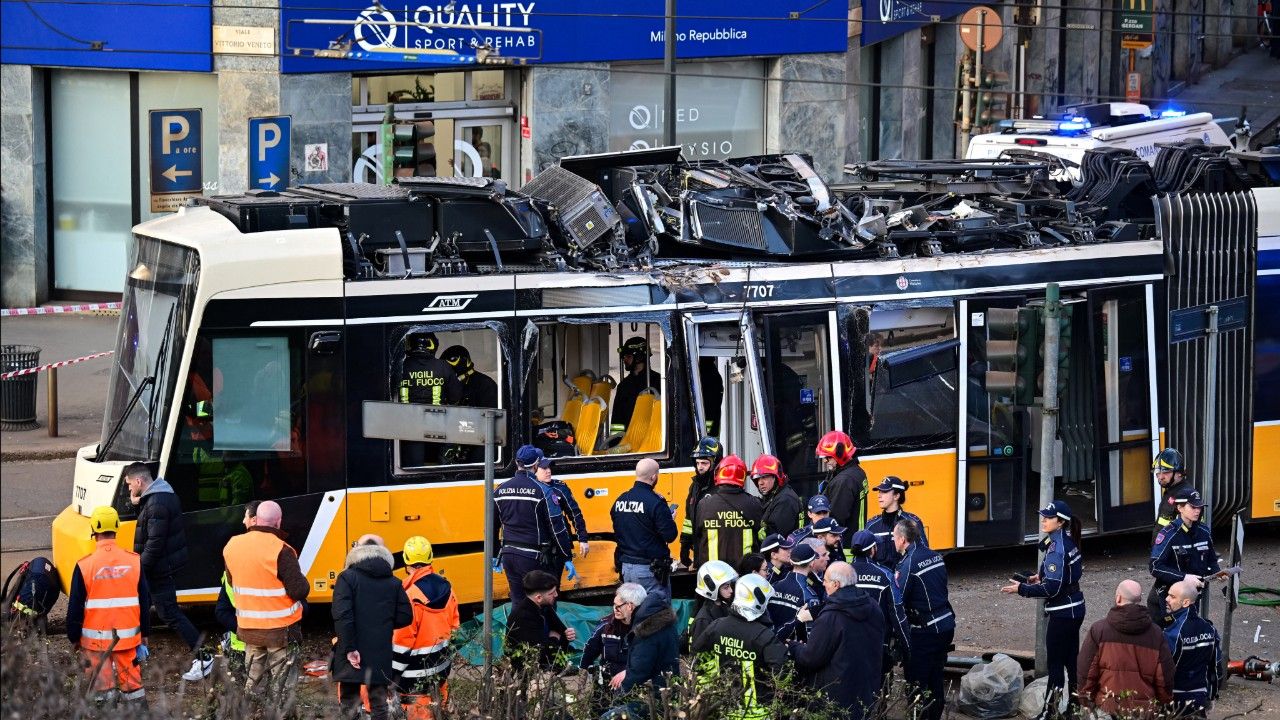 ด่วน รถรางตกรางพุ่งชนอาคารกลางเมืองมิลาน อิตาลีดับ 1 ศพเจ็บกว่า 20 ราย เหตุเกิดช่วงจัดแฟชั่นวีค
