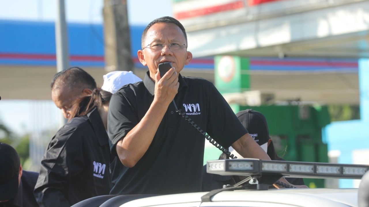 สมศักดิ์ เทพสุทิน: นักการเมืองมือเก๋าในเกมการเมืองไทย