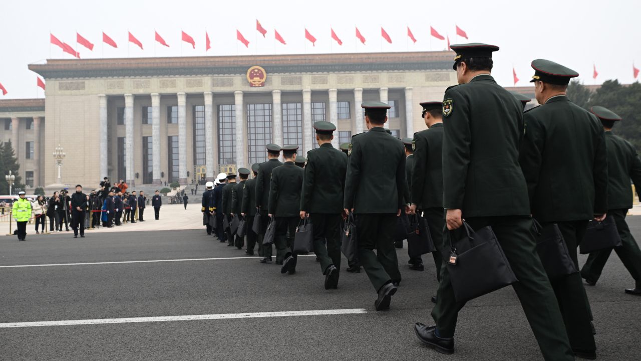 จีนปลดพลเอก 5 นายก่อนการประชุมสองสภา