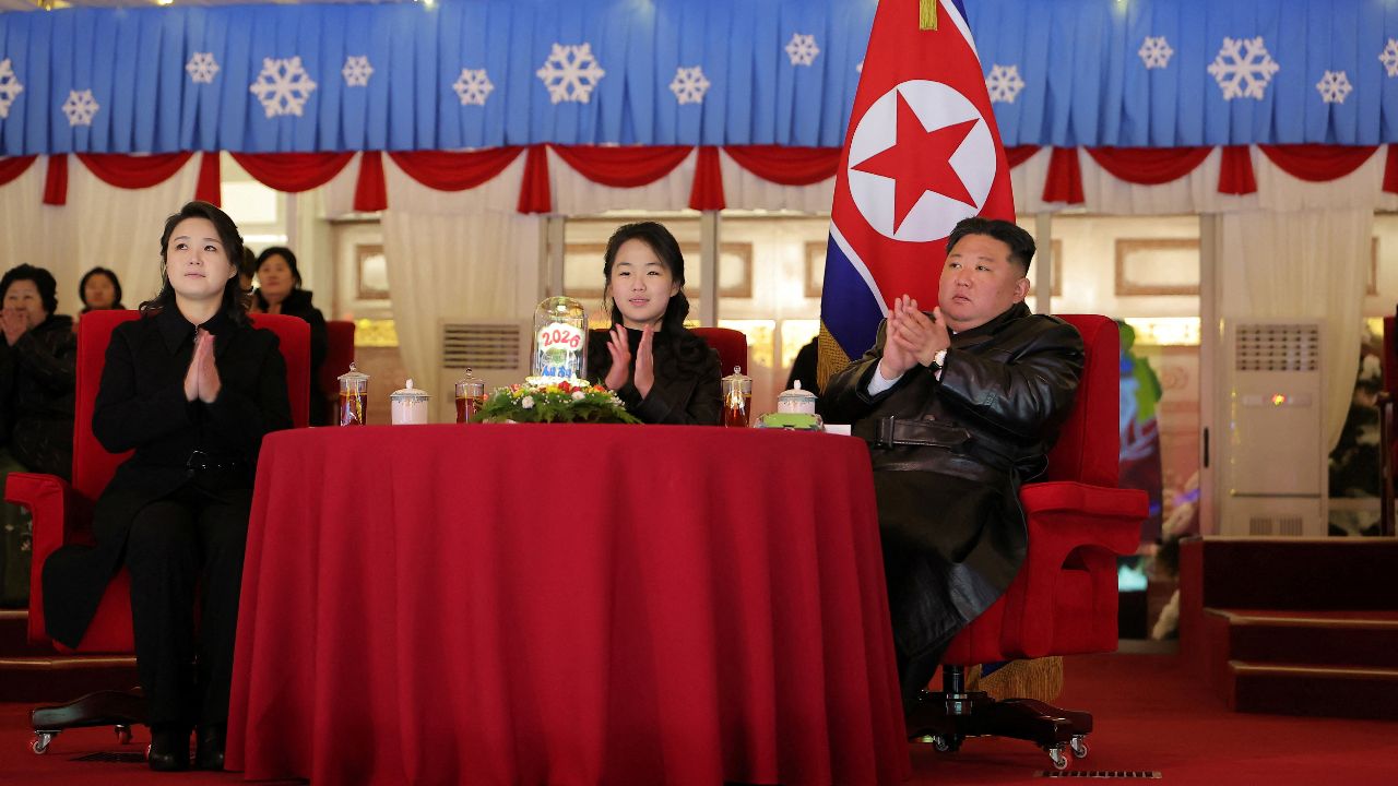 คิม จองอึน ฉลองปีใหม่ 2026 พร้อมลูกสาว ส่งสารถึงทหารในยูเครน