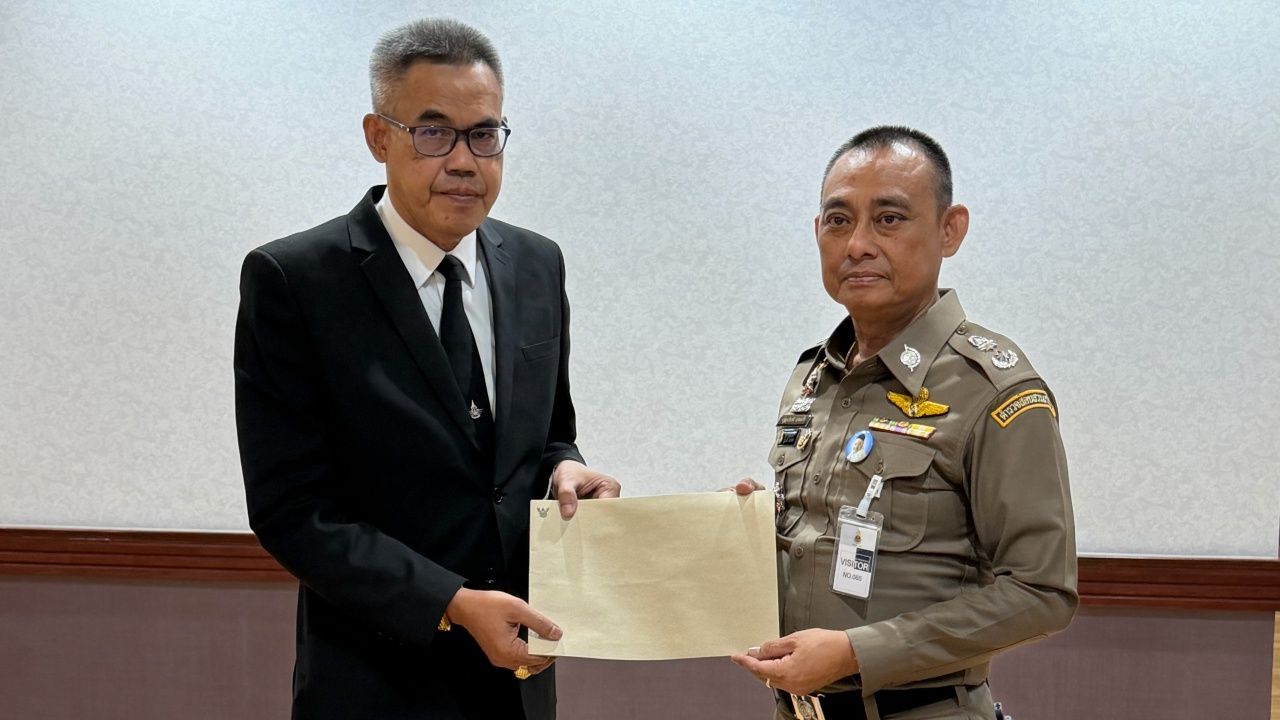 รองเต่ายื่นเอาผิดเจ้าหน้าที่รัฐพัวพันสินบน พร้อมคัดค้านกรรมการ