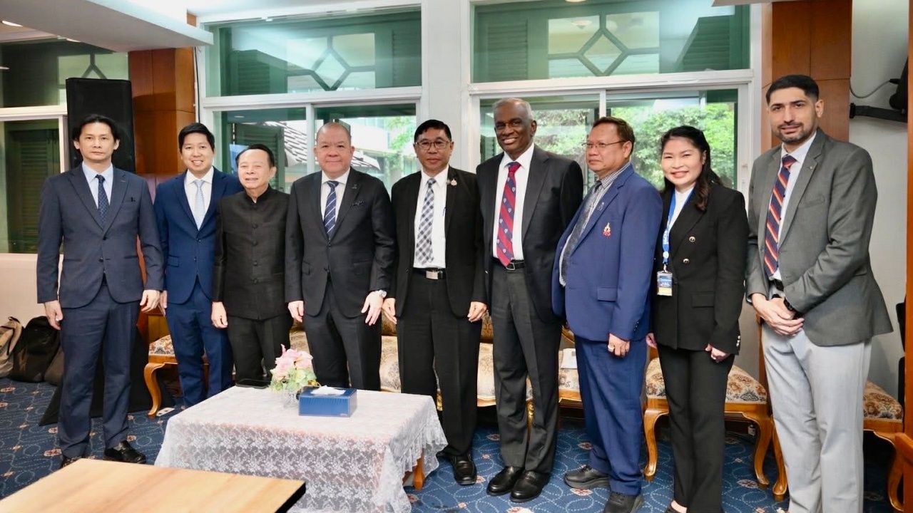 อดีต รมว.พาณิชย์ชี้ไทยต้องเร่งแก้ปัญหาโครงสร้างและนำเทคโนโลยีสมัยใหม่มาใช้