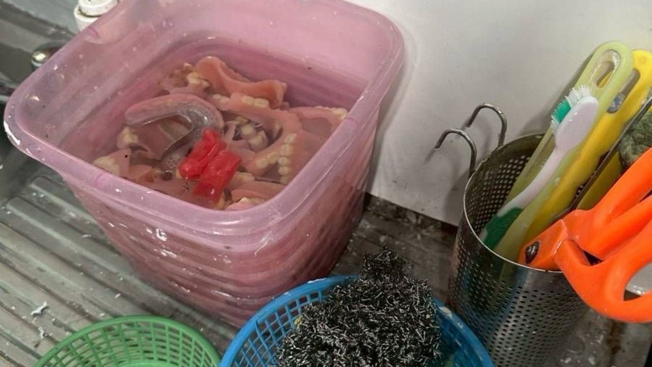 ตำรวจไซเบอร์บุกทลายร้านฟันปลอมเถื่อนในขอนแก่น ลูกค้าติดเชื้อ