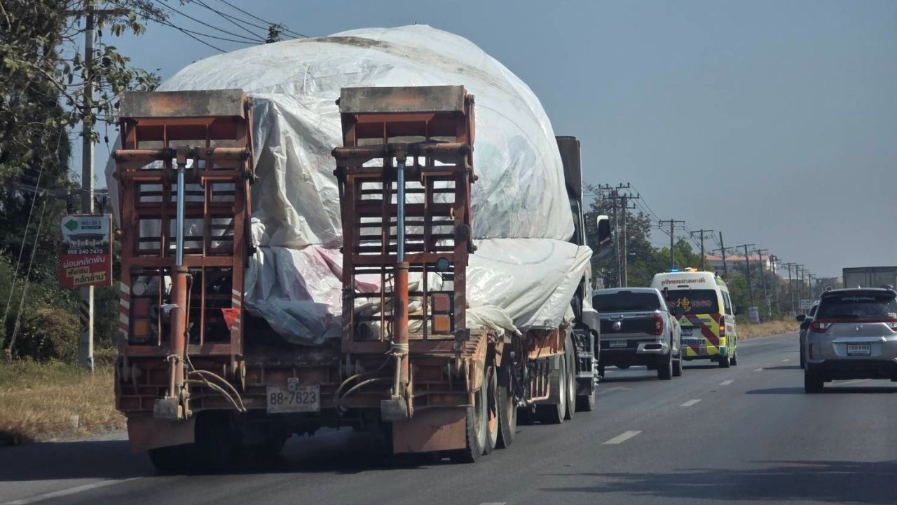 อิตาเลียนไทยขนซากรถไฟที่ถูกเครนถล่ม รอผลสอบผู้เชี่ยวชาญก่อนดำเนินคดี